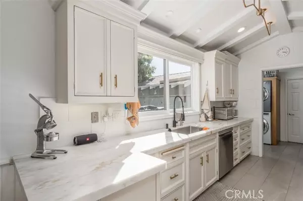 Granada Hills, CA 91344,10444 Hayvenhurst