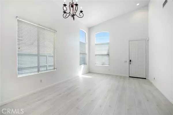Saugus, CA 91350,28349 Willow CT