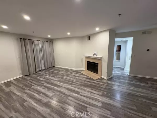 Oak Park, CA 91377,5744 Oak Bend 203