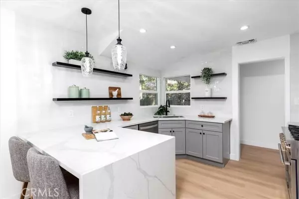 Sherman Oaks, CA 91411,5447 Columbus AVE