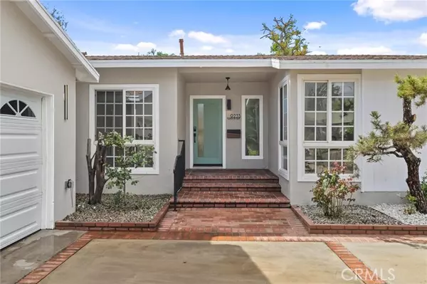 9233 Swinton AVE, North Hills, CA 91343