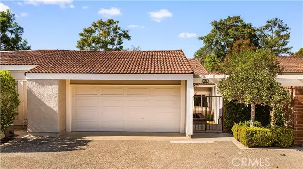 Irvine, CA 92612,15 Rocky Knl