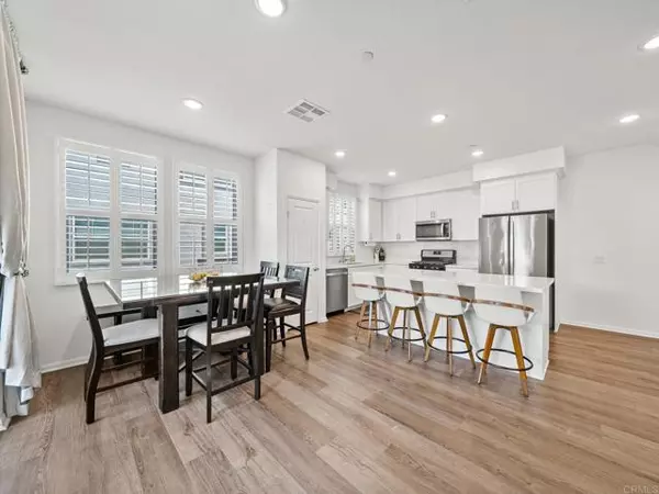 Escondido, CA 92025,2328 Columba