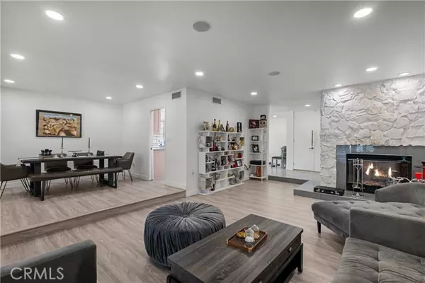 Chatsworth, CA 91311,22041 Kinzie ST