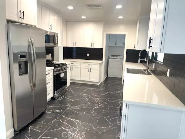 4921 Enfield, Encino, CA 91316