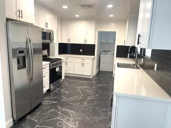 4921 Enfield, Encino, CA 91316