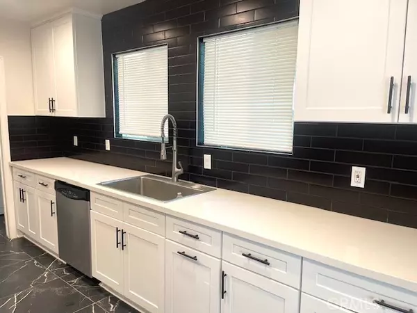 Encino, CA 91316,4921 Enfield