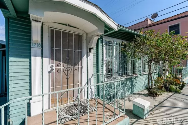 1216 N St Andrews, Los Angeles, CA 90038