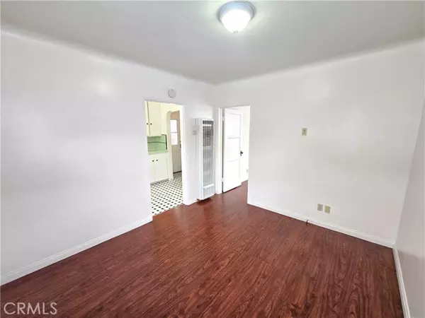 Hawthorne, CA 90250,4263 W Broadway B