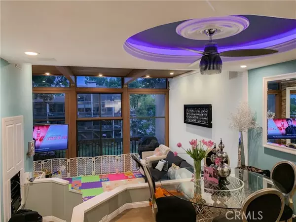 Long Beach, CA 90803,6314 S Marina Pacifica 16