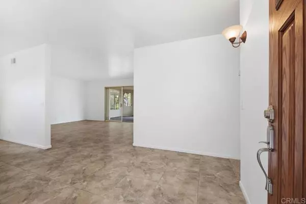 Oceanside, CA 92057,534 Luna