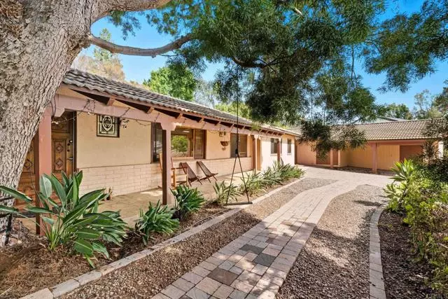 11724 Shadow Valley RD, El Cajon, CA 92020