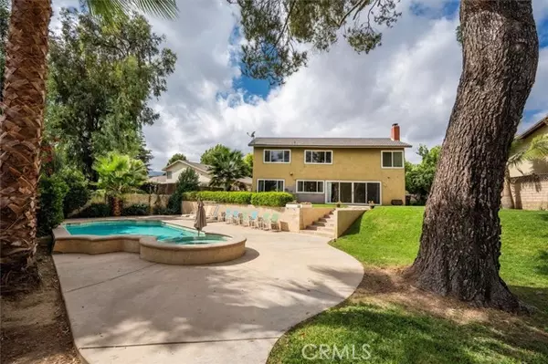 Valencia, CA 91355,25492 Via Dalia