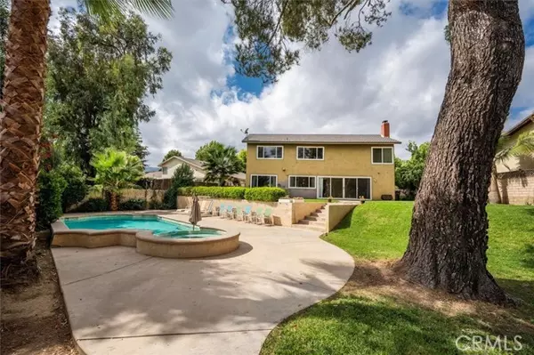 Valencia, CA 91355,25492 Via Dalia