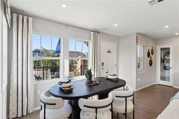 Fontana, CA 92336,15513 April Dawn Way 5