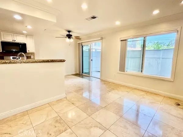 Costa Mesa, CA 92627,686 W PARK DR B2