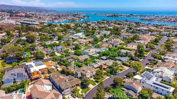 Newport Beach, CA 92663,424 Snug Harbor RD