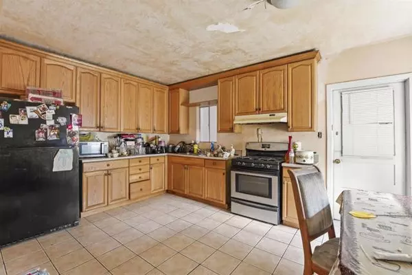 Escondido, CA 92025,127 W 5Th AVE