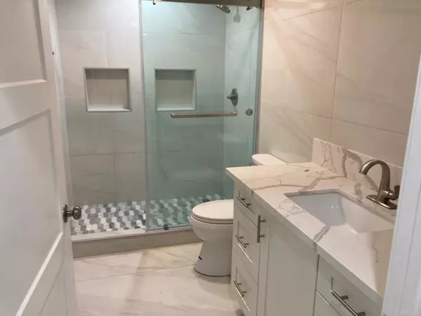 Carlsbad, CA 92008,4566 Cove DR B