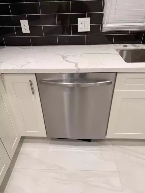 Carlsbad, CA 92008,4566 Cove DR B