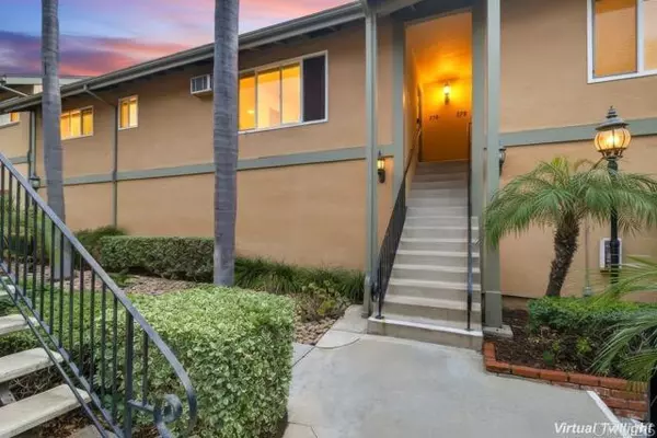 La Mesa, CA 91942,4847 Williamsburg LN 274