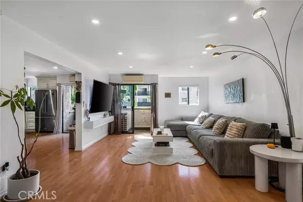 Tarzana, CA 91356,18530 Hatteras ST 213