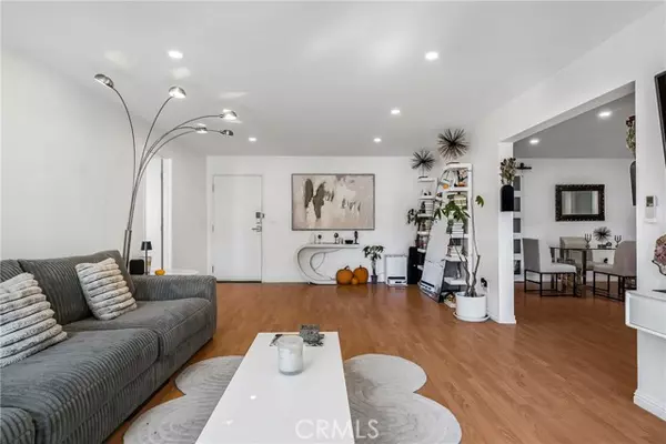 Tarzana, CA 91356,18530 Hatteras ST 213