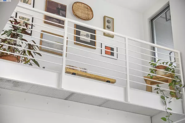 Emeryville, CA 94608,3960 Adeline St 107