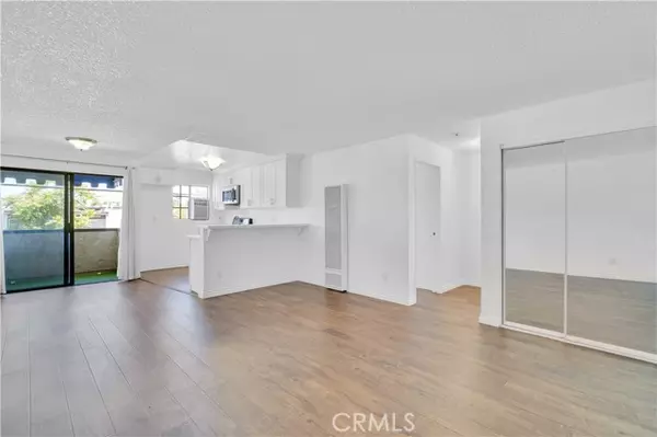 Tarzana, CA 91356,18530 Hatteras Street 209