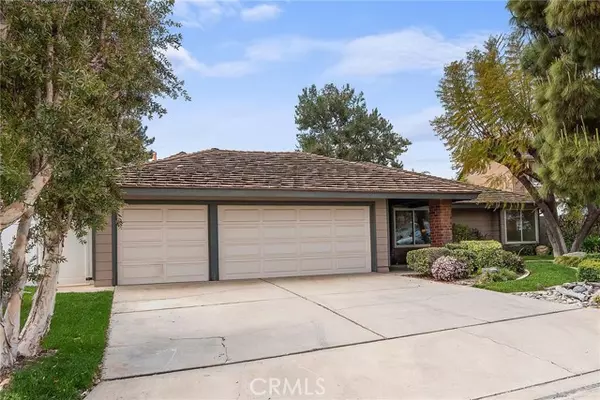 Yorba Linda, CA 92886,4951 Oak Tree CT