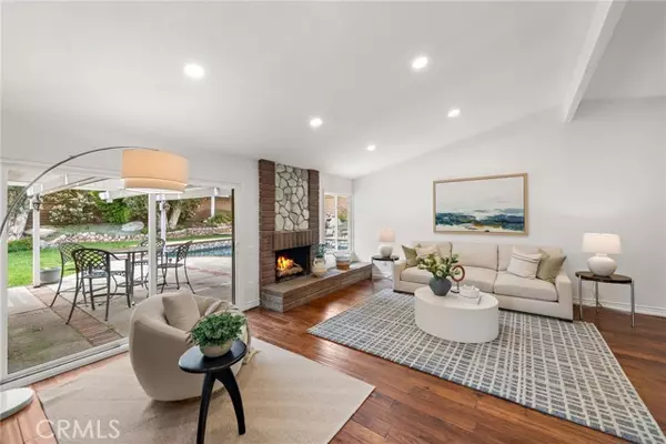 Yorba Linda, CA 92886,4951 Oak Tree CT