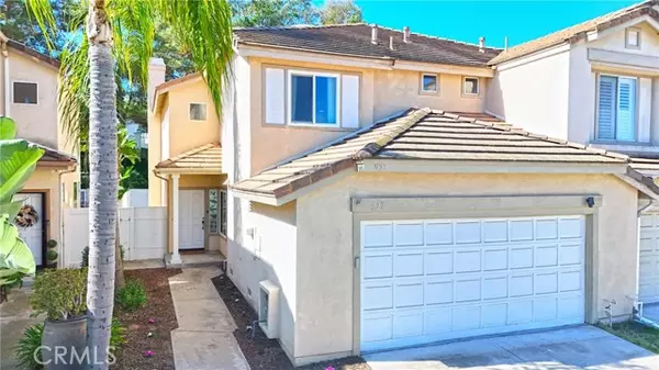 Anaheim Hills, CA 92808,927 S Lone Pine