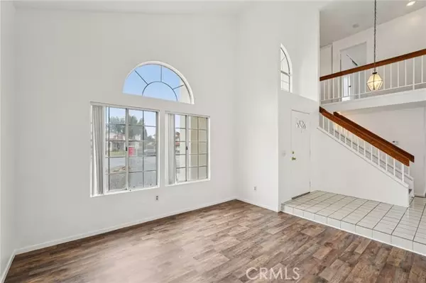 Rialto, CA 92376,1044 N Mulberry AVE