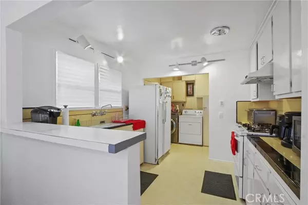 Los Angeles, CA 90047,1448 W 90th