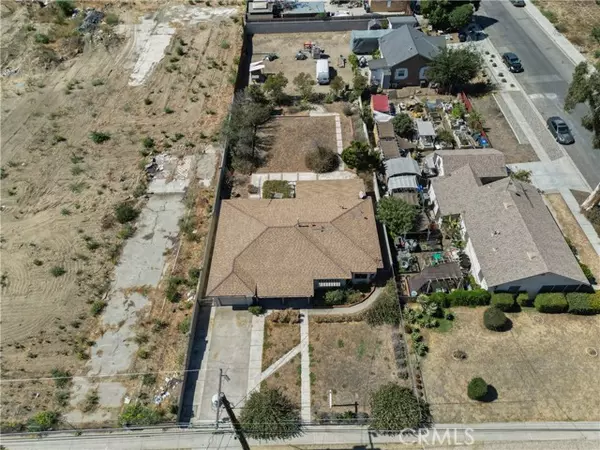Fontana, CA 92335,9120 Juniper