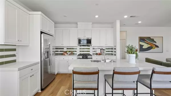 Irvine, CA 92618,209 Yerba