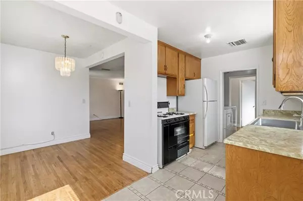 Arleta, CA 91331,9859 Arleta