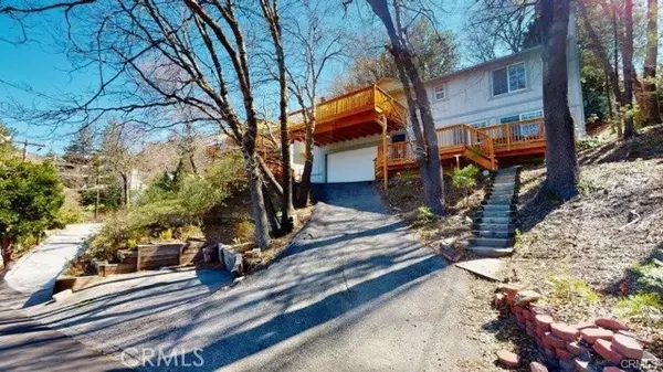 621 Arth DR, Crestline, CA 92325