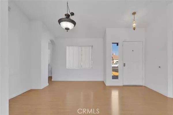 Victorville, CA 92392,14583 Owens River RD