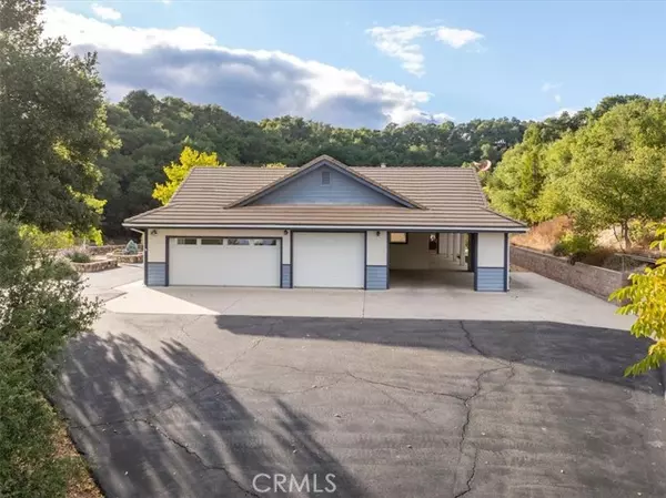 Paso Robles, CA 93446,4242 Las Tablas Willow Creek RD