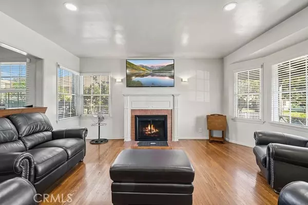 Los Angeles, CA 90047,2027 W 93rd