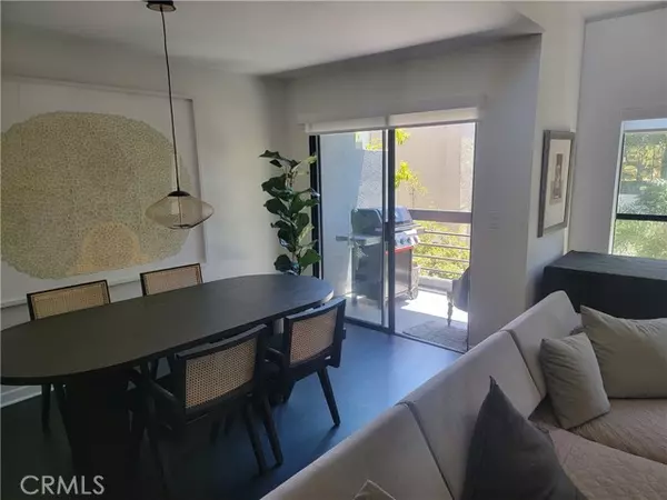 Santa Monica, CA 90404,1235 Yale