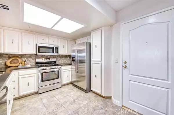 Los Angeles, CA 90032,4755 Templeton ST 2117