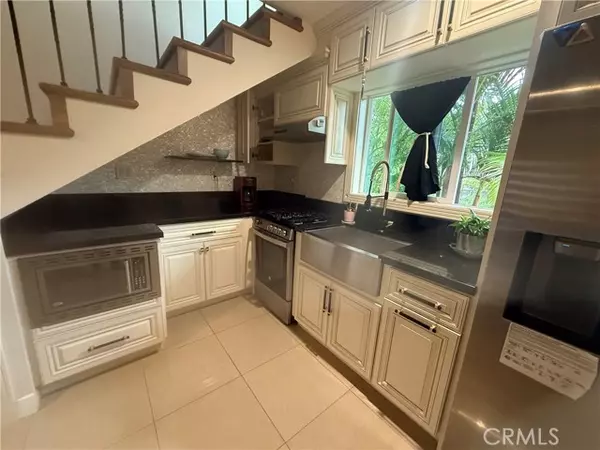 Woodland Hills, CA 91364,22972 AVENUE SAN LUIS