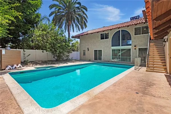 1731 La Loma DR, Santa Ana, CA 92705