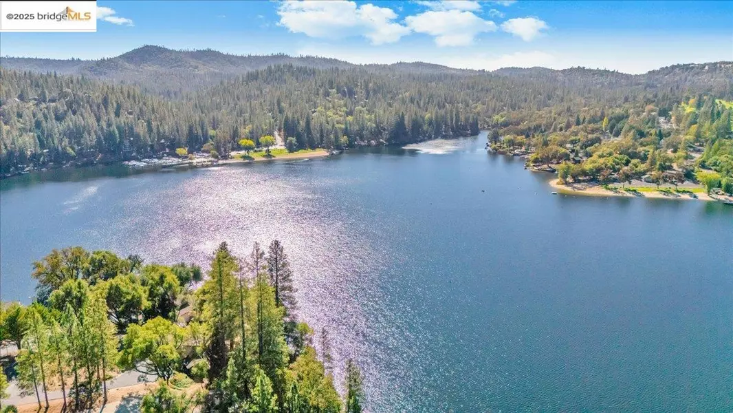 20275 Ferret Ct, Groveland, CA 95321