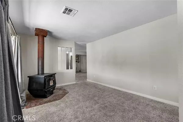 Lancaster, CA 93536,47322 180th