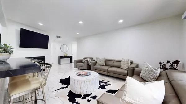Calabasas, CA 91302,4632 Park Granada 93