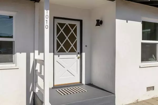 Carlsbad, CA 92008,1010 Grand AVE