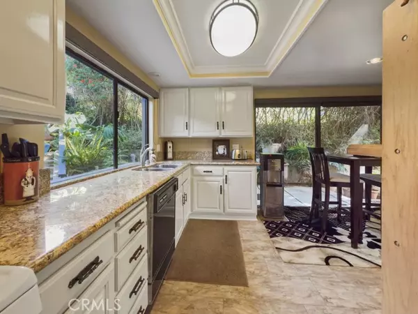 Irvine, CA 92612,1 Palos